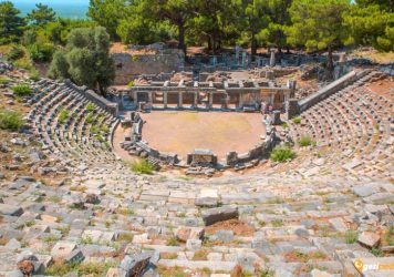 1585685773_priene-antik-kenti