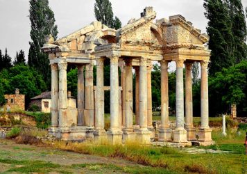 Afrodisias-antik-kenti-Tetrapylon-fotoğrafları-Tetrapylon-Aphrodisias-photos
