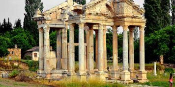 Afrodisias-antik-kenti-Tetrapylon-fotoğrafları-Tetrapylon-Aphrodisias-photos