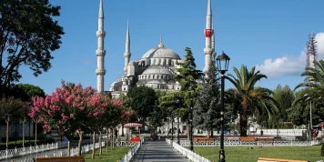 sultanahmet1-7MrN_cover.jpg